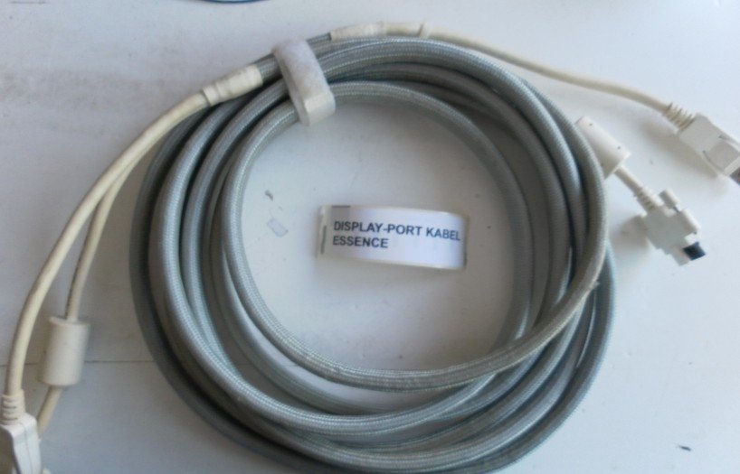 Display-port kabel essence