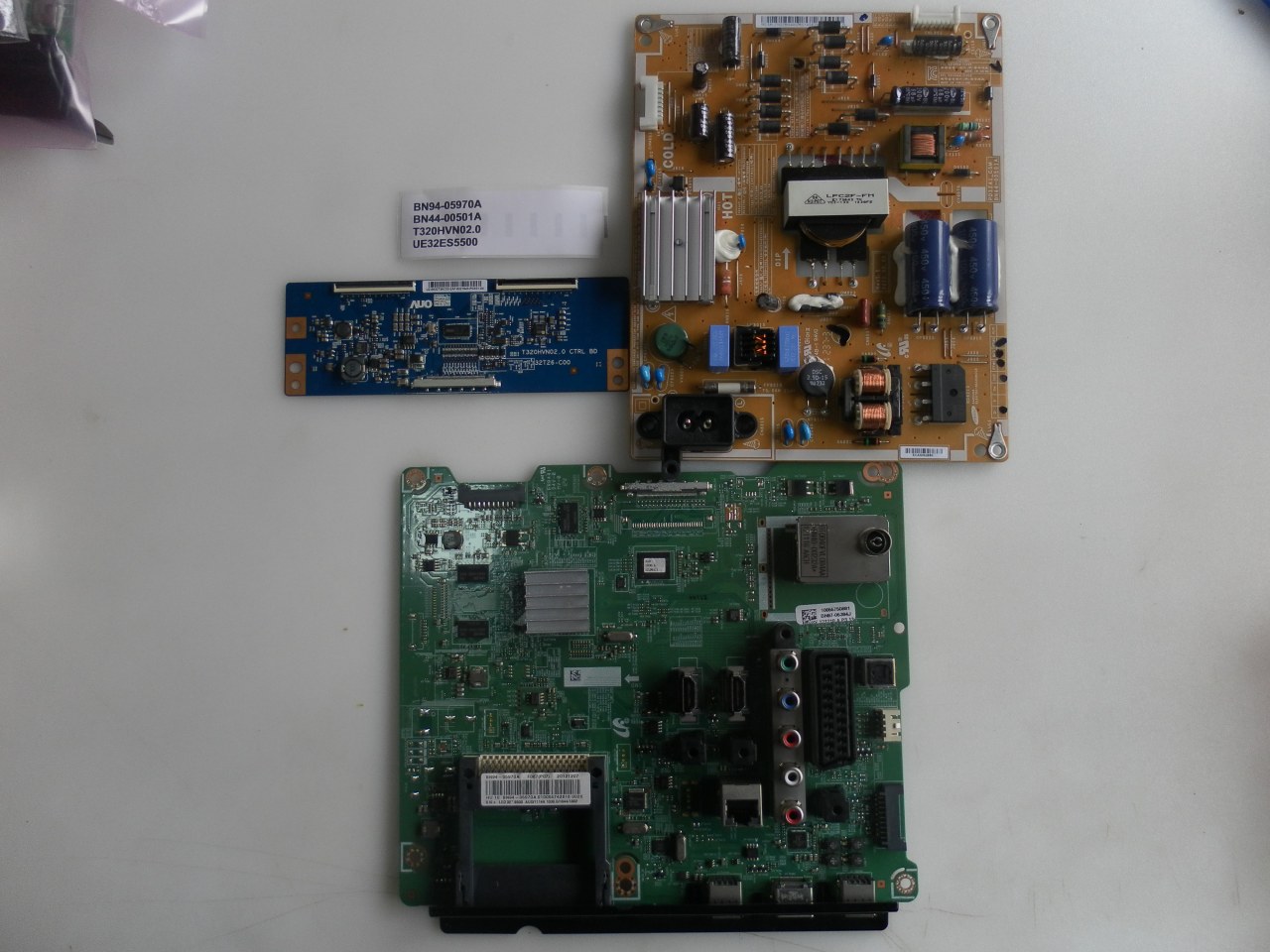 BN94-05970A BN44-00501A T320HVN02.0 UE32ES5500